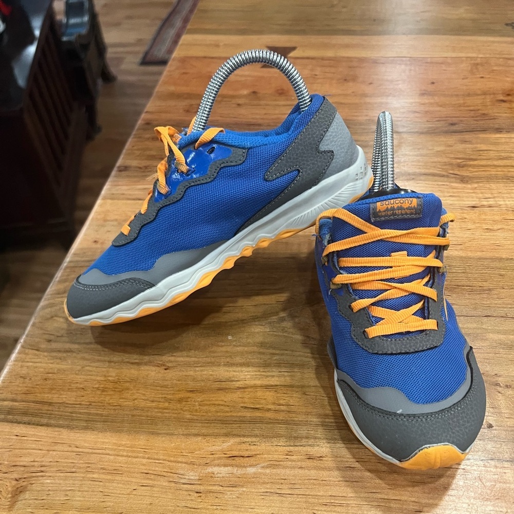 Saucony “Peregrine” Blue and Gray Sneakers with Orange Laces
